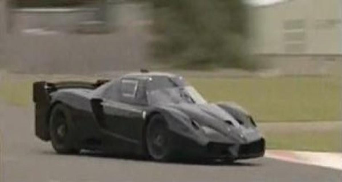 Schumi / le Stig en Ferrari FXX sur la piste Top Gear : la vidéo du nouveau chrono record