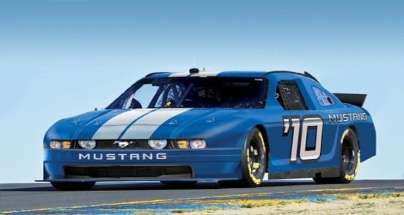 - La Ford Mustang en NASCAR, approximativement