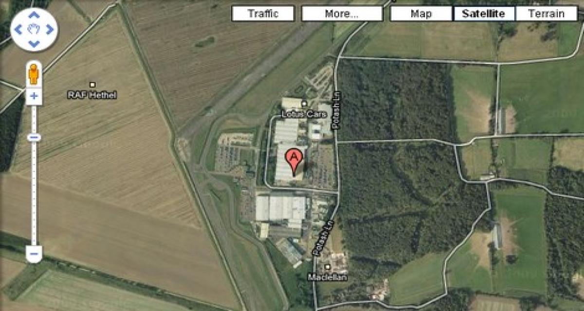 L'usine et le circuit de Lotus sur Google Street View