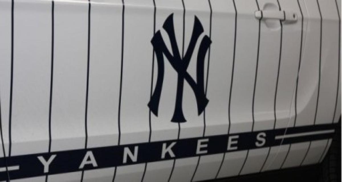 Une Ford Mustang GT version Yankees