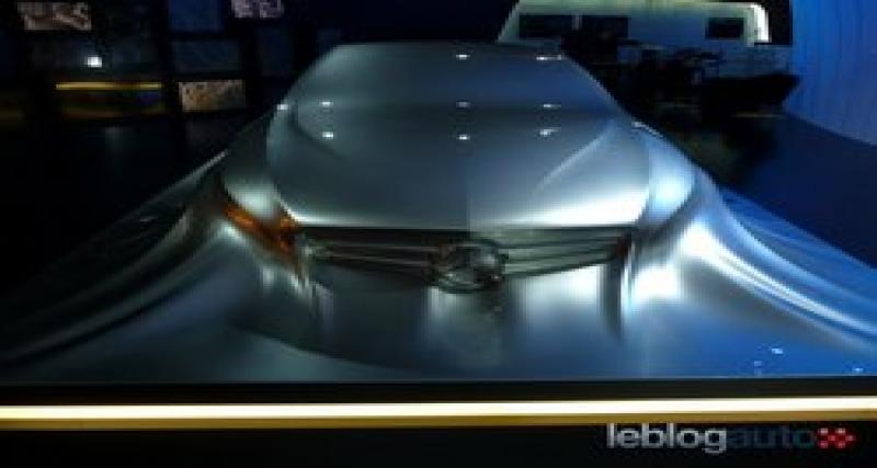  - Detroit 2010 : la sculpture Mercedes en vidéo