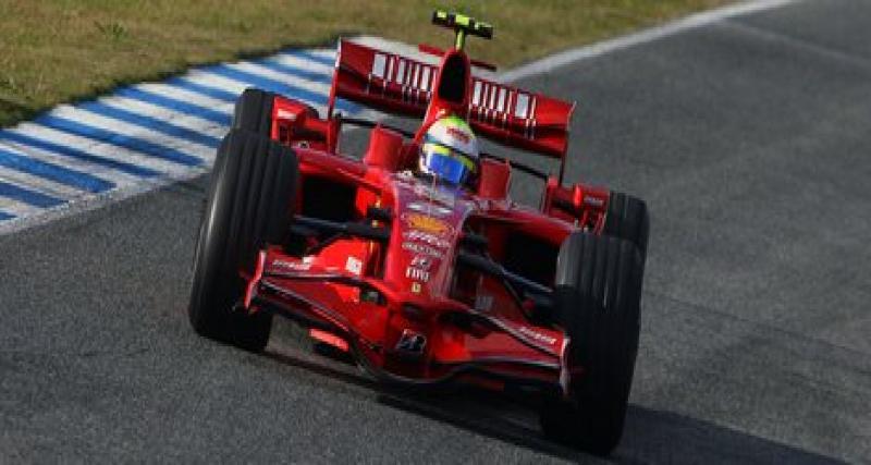  - Felipe Massa à bord d'une F2008 à Barcelone