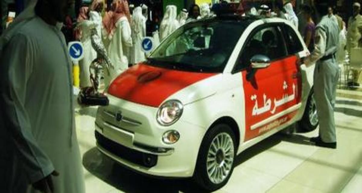 Crise ?! La police d'Abu Dhabi en Fiat 500