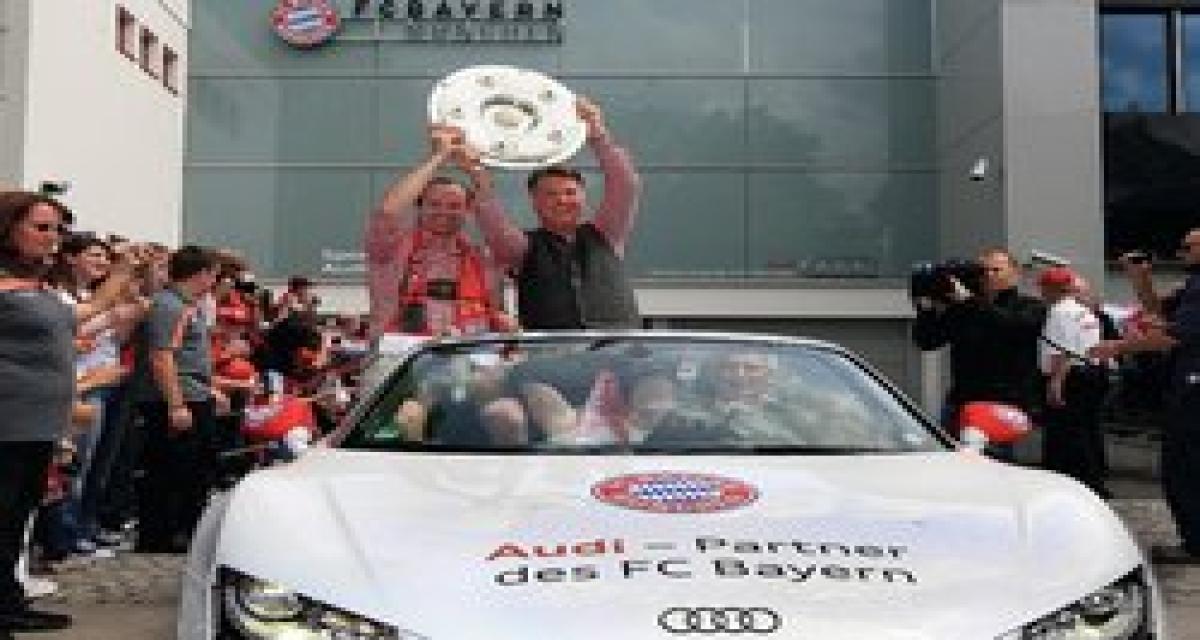 Sacrés champions, les joueurs du Bayern de Munich défilent en Audi