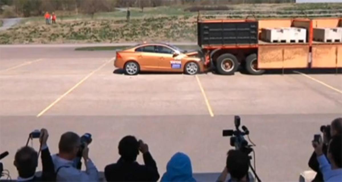 Vidéo insolite : la Volvo S60 crashée lors d'une démonstration...