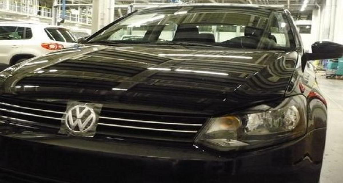 Spyshots: Volkswagen Vento (Polo 4 portes)