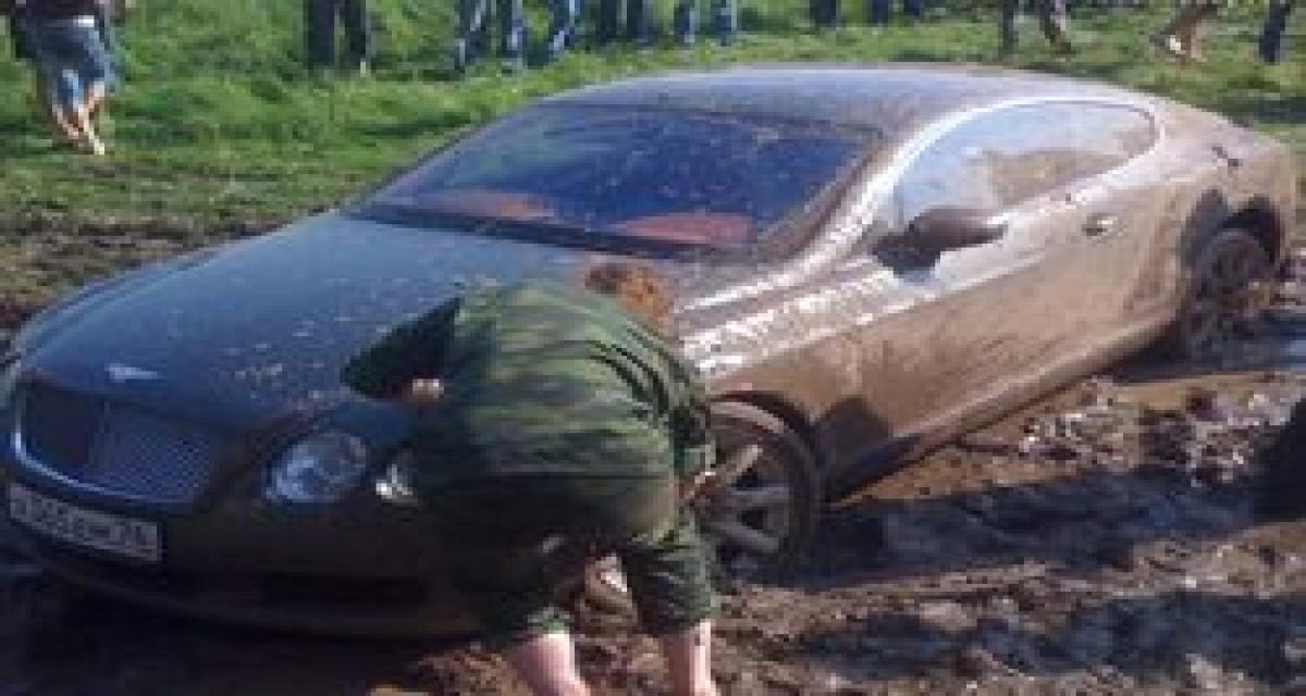 Bain de boue pour une Bentley Continental GT