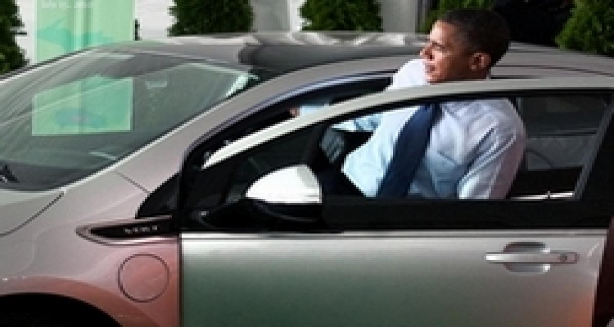 Barack Obama découvre la Chevrolet Volt