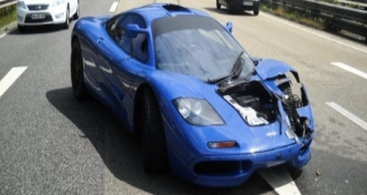 Une McLaren F1 au tas