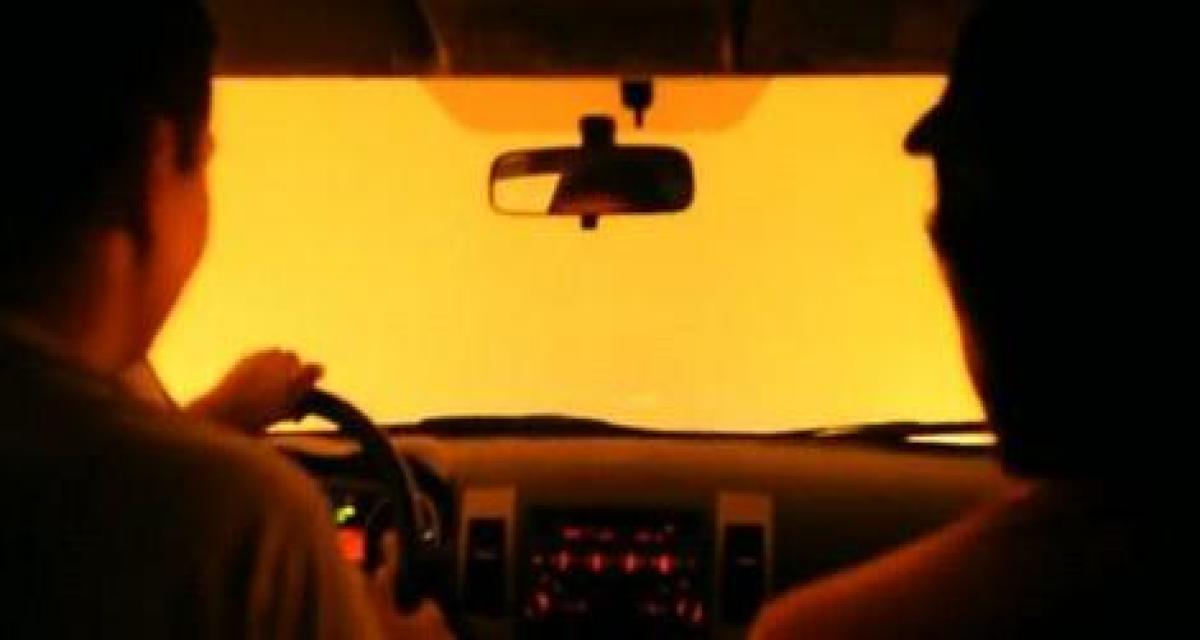 Gros coup de chaud : conduire en plein incendie (vidéo)