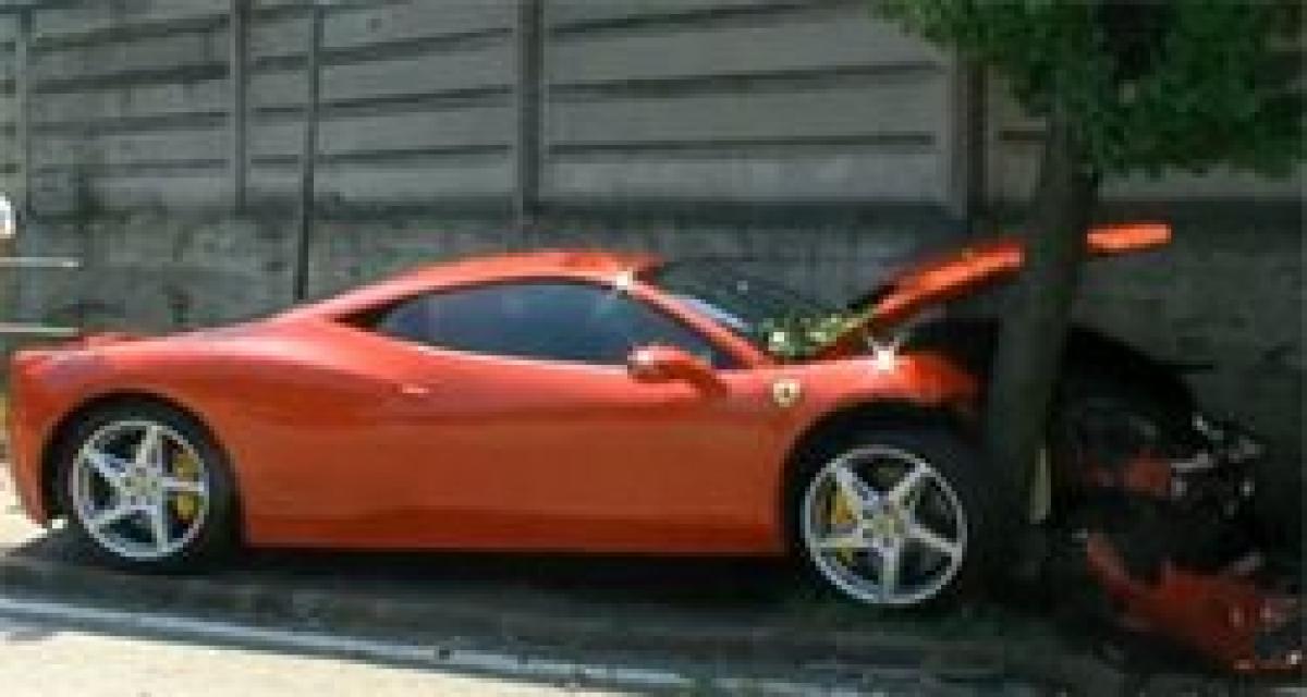 Et une autre Ferrari 458 Italia au tas