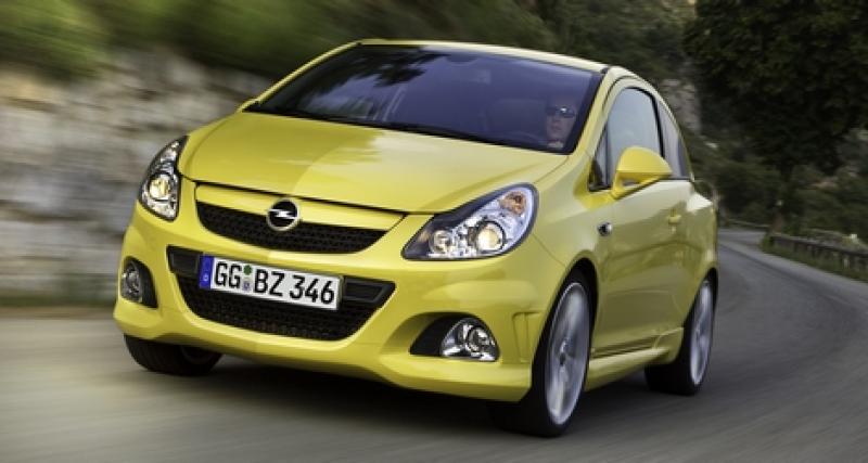 - Opel lance les séries Color Line