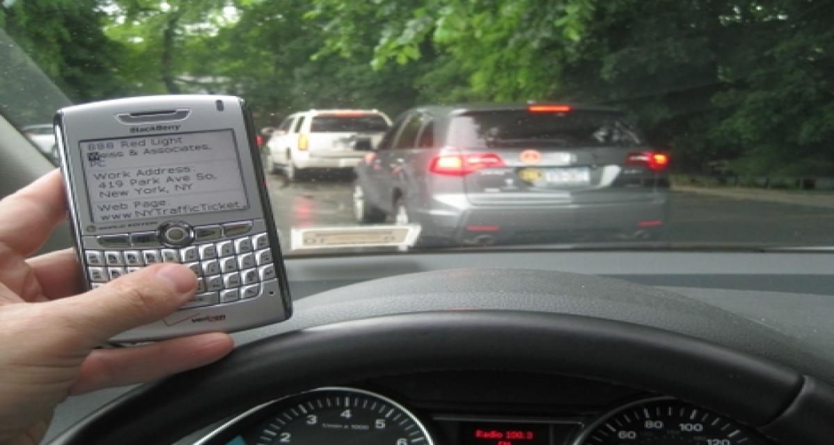 Une étude en chasse une autre : interdire les SMS au volant augmente les accidents