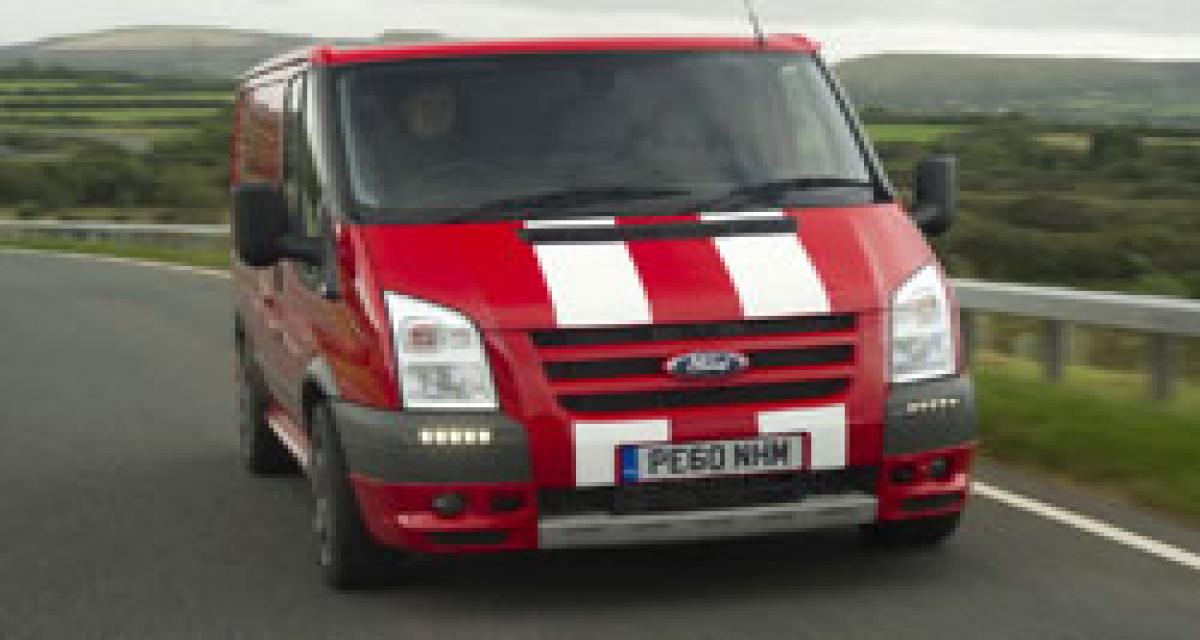 Ford Transit Sportvan, maintenant en rouge