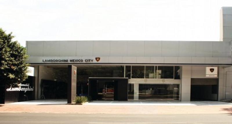  - Lamborghini pose une roue au Mexique