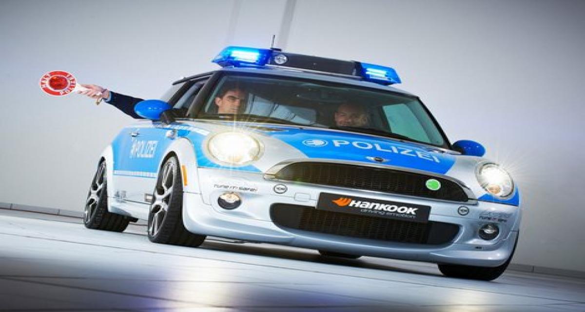 Tune it! Safe ! La Mini E Police par AC Schnitzer