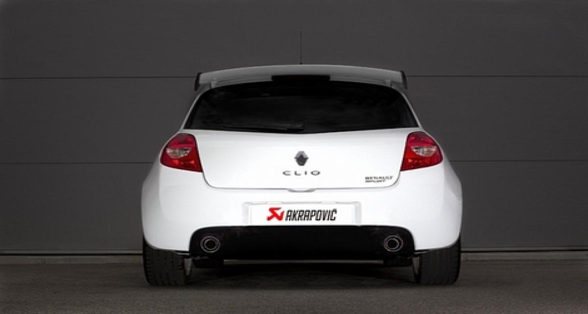 Akrapovic s'échappe en Renault Clio RS