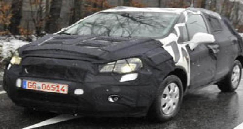  - Spyshot: Opel Corsa SUV