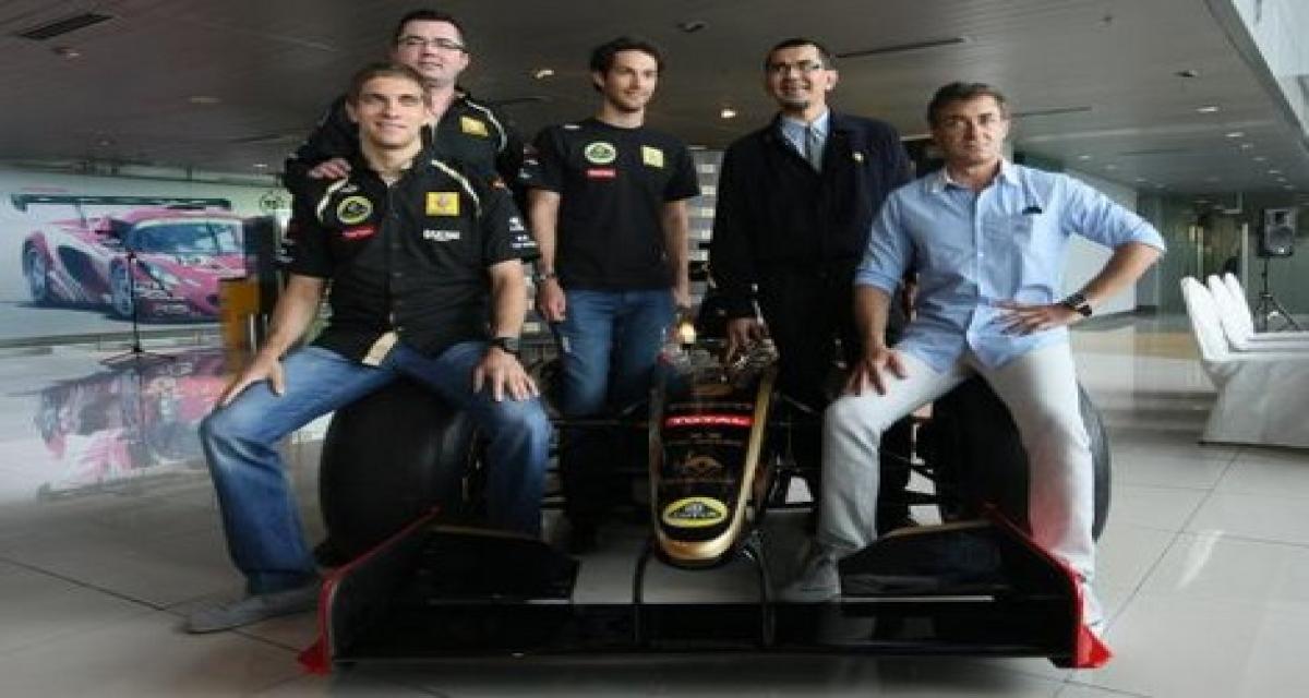 Lotus Renault Grand Prix en visite chez Proton