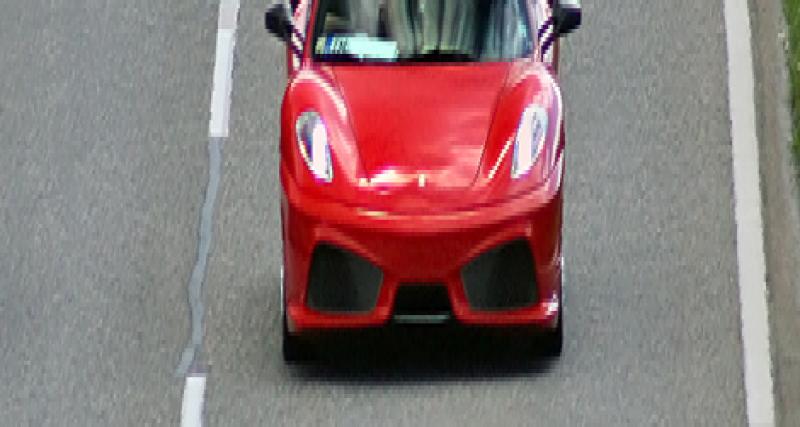  - La photo du jour : Ferrari F430 Scuderia vs Corvette C6