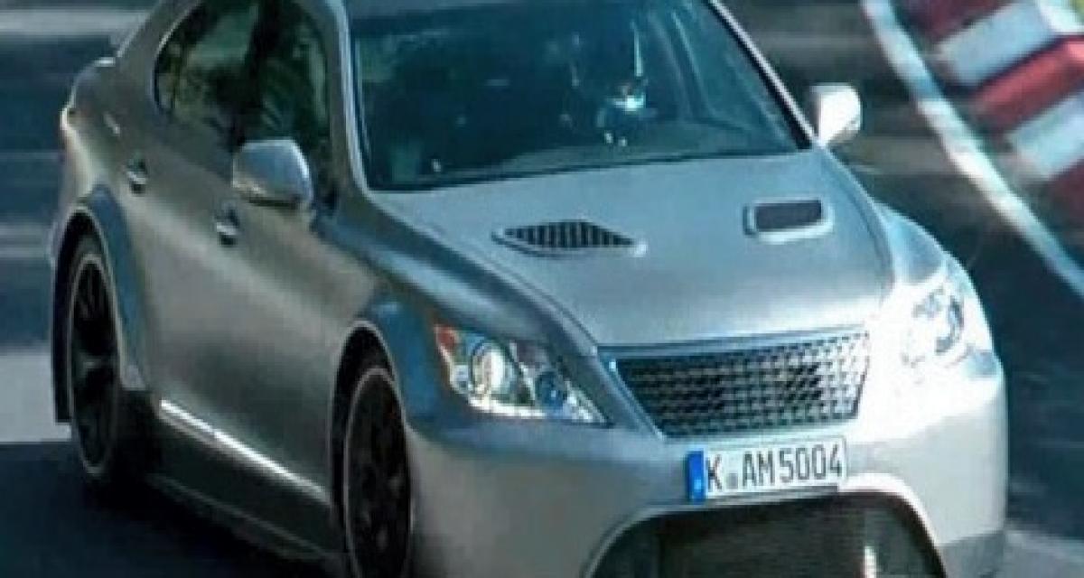 Une Lexus LS mystérieuse et menaçante se montre sur le Nürburgring