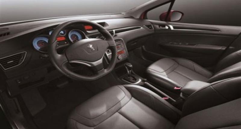  - Peugeot 308 sedan, l'intérieur 