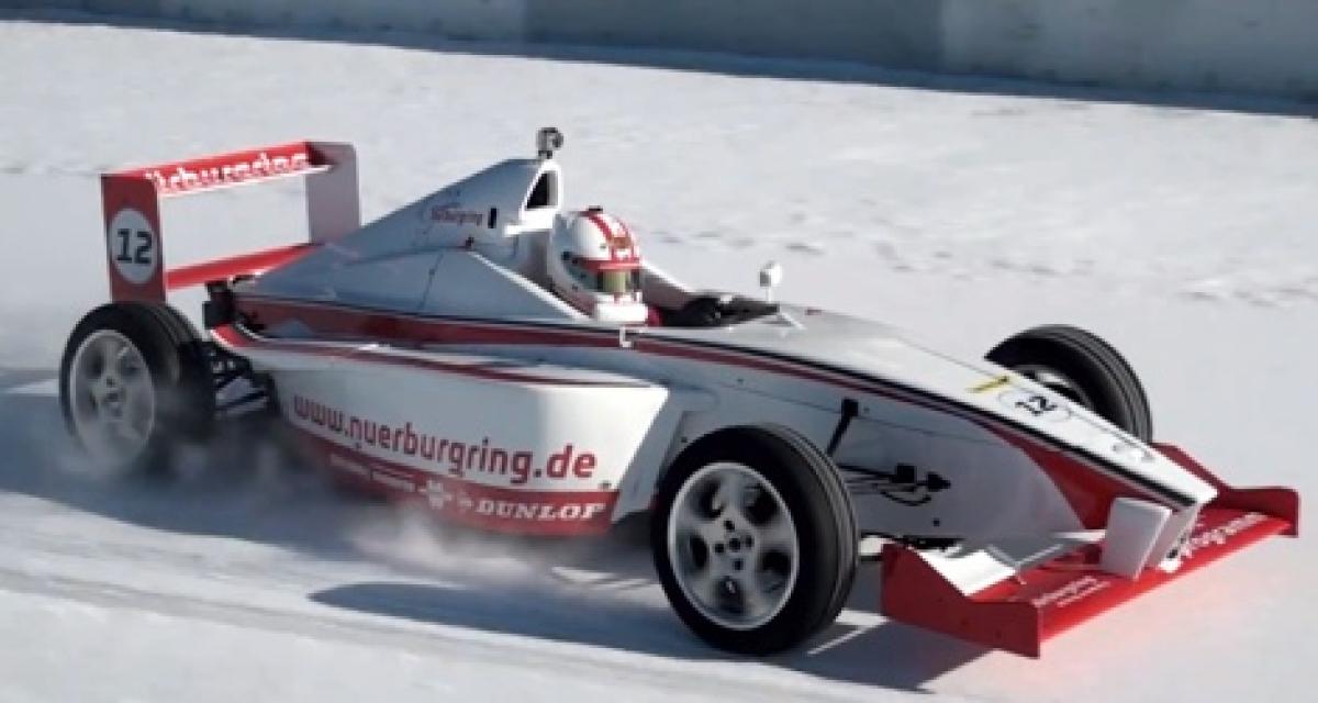 Le Nürburgring en monoplace. Sur la neige.