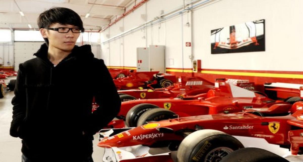 Zheng Sun en visite chez Ferrari