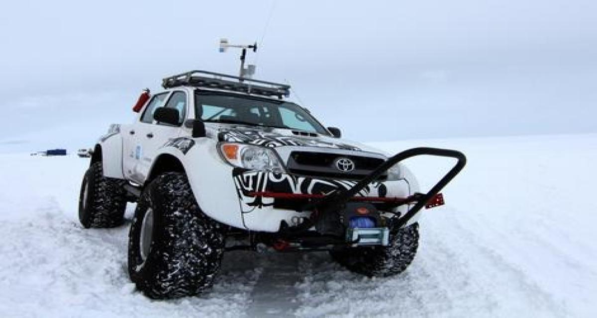 Toyota Hilux en Antarctique : la vidéo gelée
