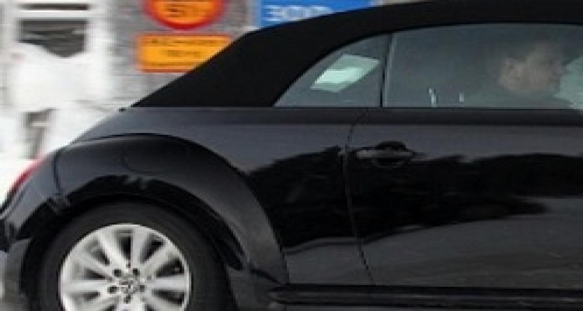 Spyshot : Volkswagen Beetle cabriolet attendue en 2013