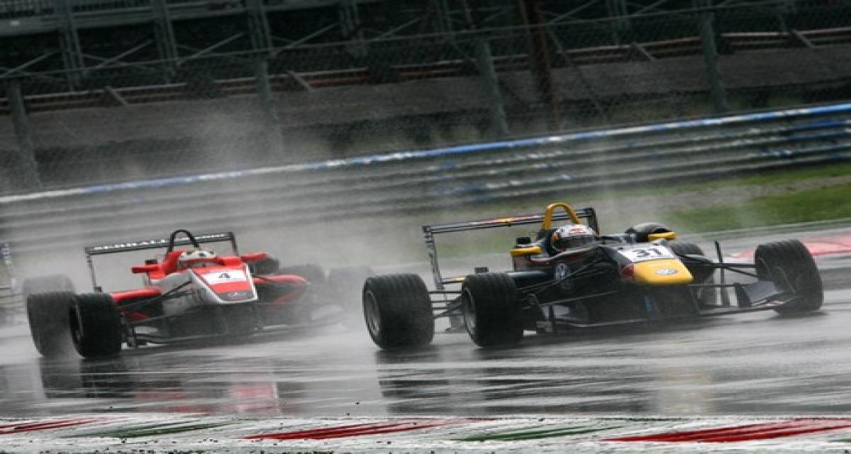 British F3 à Monza: Sainz surnage