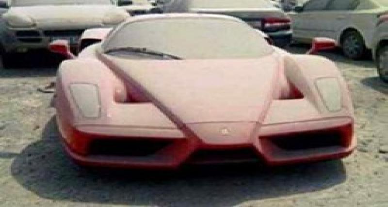  - A Dubaï, 130 voitures abandonnées, dont une Ferrari Enzo, aux enchères