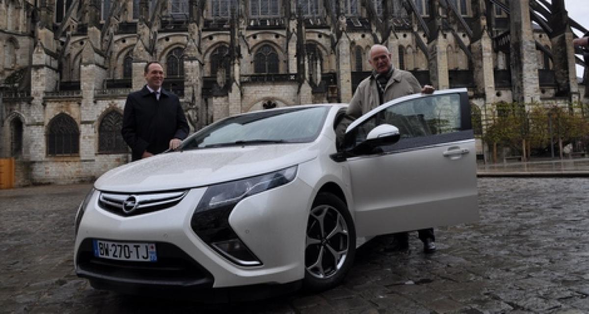 Une Opel Ampera pour la ville de Bourges