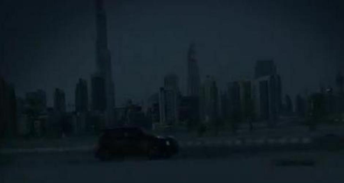 Nissan Juke-R : de nuit à Dubaï (vidéos)