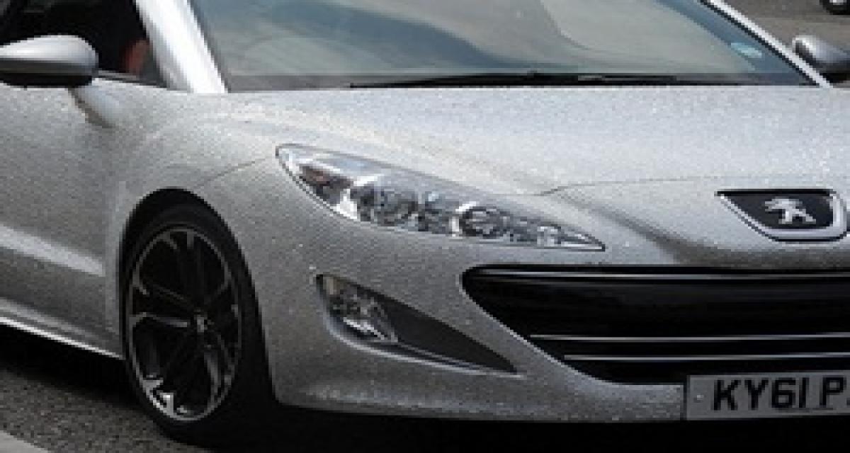 Un coupé Peugeot RCZ scintillant de 81 000 diamants...