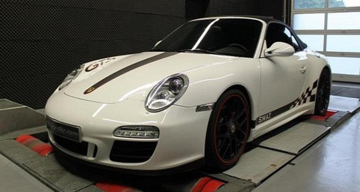 McChip-DKR touche une Porsche 911 Carrera GTS