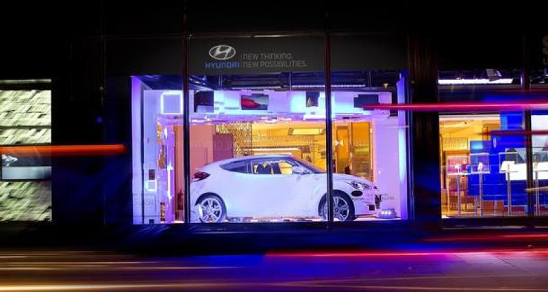  - Le coupé Hyundai Veloster en vitrine chez Harrods