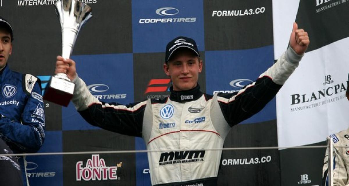 British F3 2012: Svendsen-Cook de retour