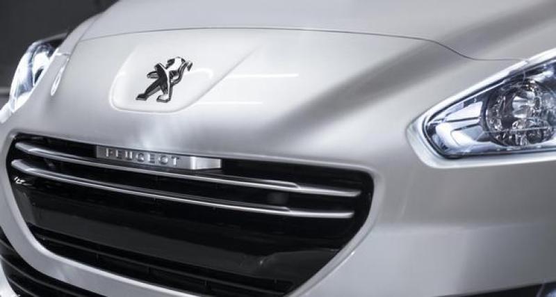  - Paris 2012 : Peugeot officialise le coupé RCZ et annonce le RCZ R Concept