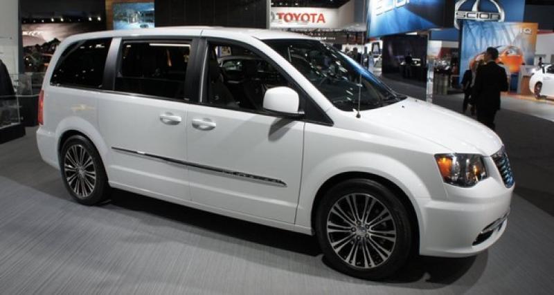  - Detroit 2013 live : Chrysler Town & Country S