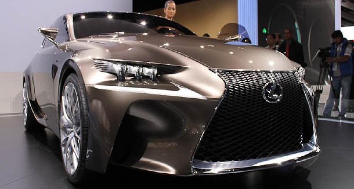Lexus IS : coupé, découpé