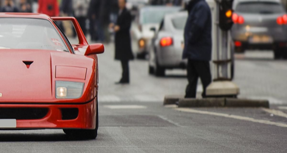 La photo du jour : le Traversée de Paris en Ferrari F40