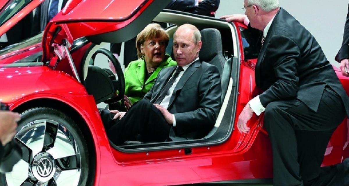 En attendant sa limousine, Vladimir Poutine en VW XL1