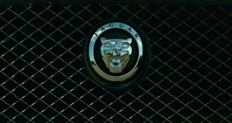  - Jaguar XF Black Edition : 100 exemplaires
