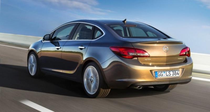  - La berline quatre portes Opel Astra est arrivée