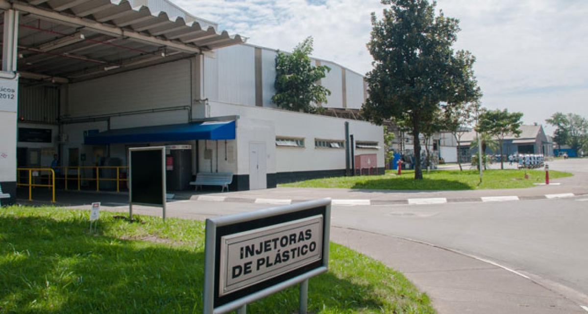 General Motors continue de licencier