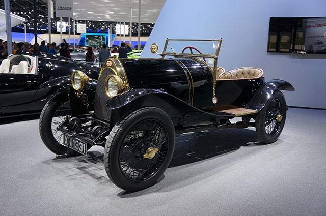  - Beijing 2014 Live : Bugatti Veyron Legend Black Bess 1