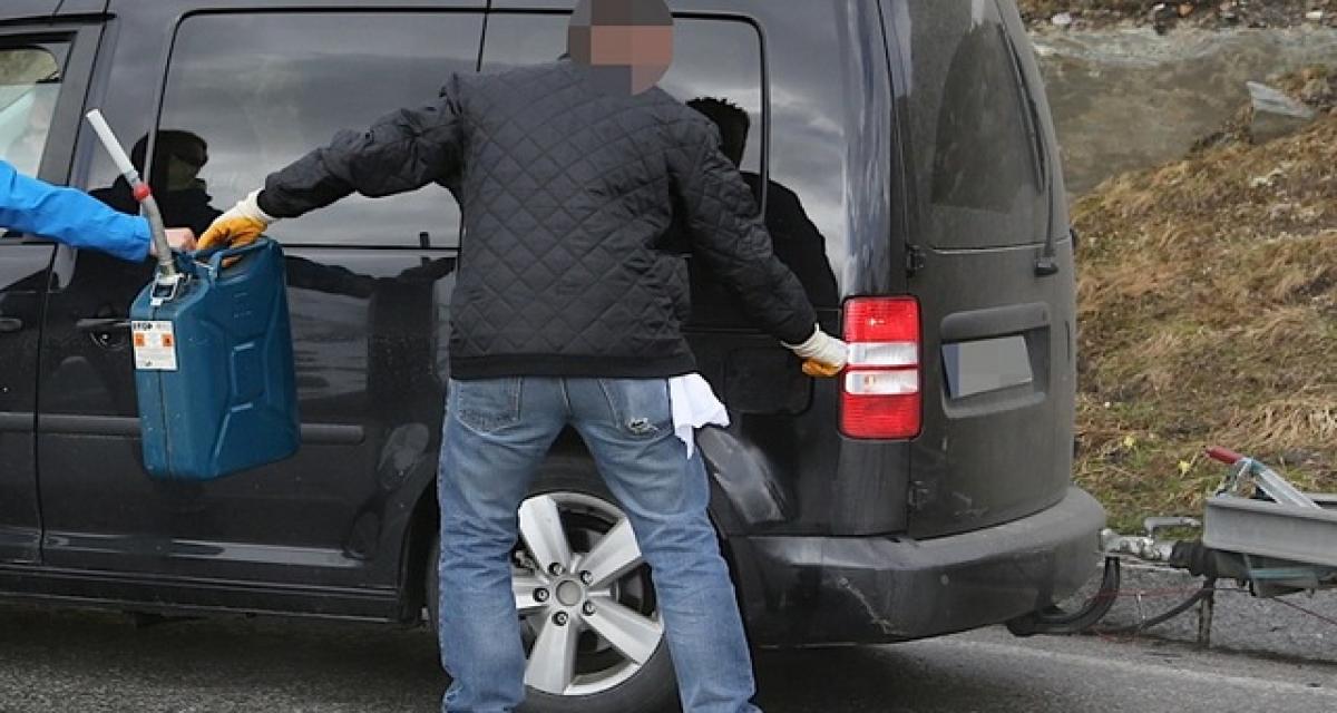 Spyshot insolite : un VW Caddy en panne d'essence