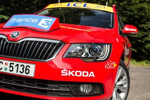  - En selle avec la Škoda Superb du patron du tour de France 1