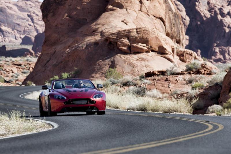  - Aston Martin V12 Vantage S Roadster : ça décoiffe forcément 1
